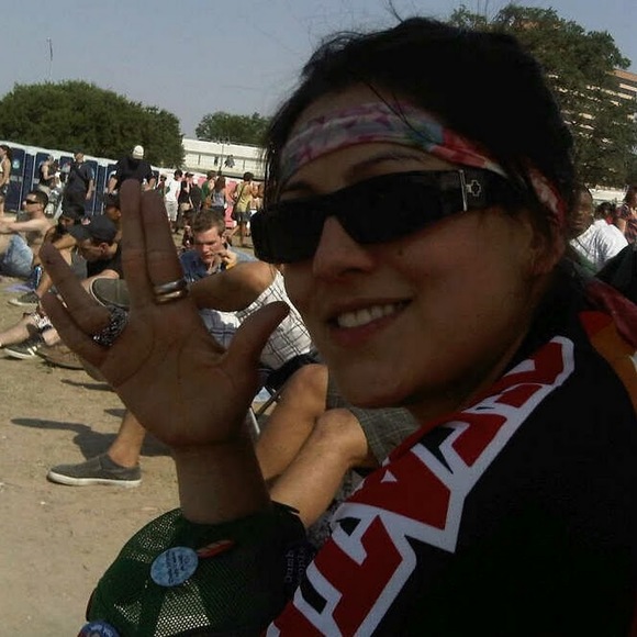 Meet your Posher, Azy - Picture 1 of 1